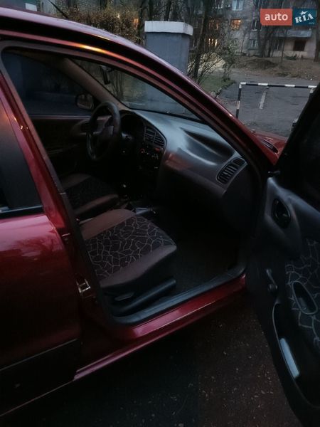 Седан Daewoo Lanos 2004 в Кам'янському