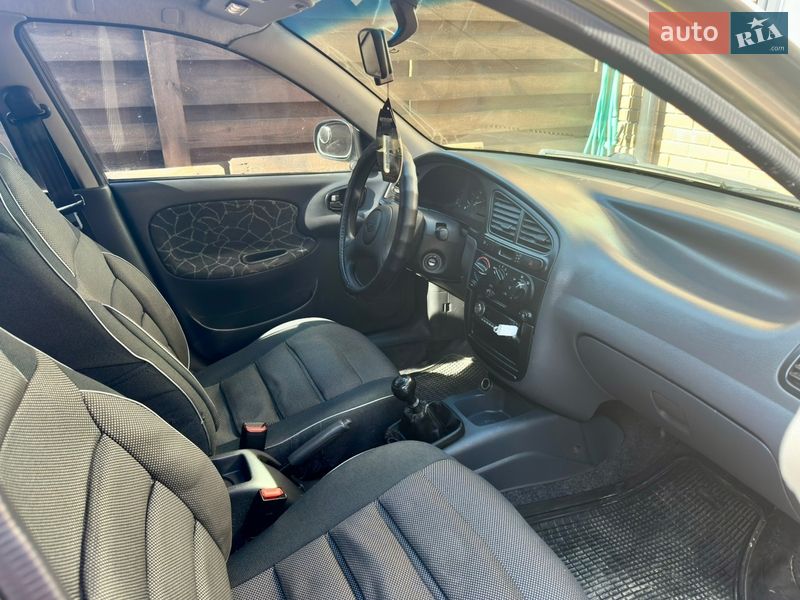 Седан Daewoo Lanos 2003 в Ирпене
