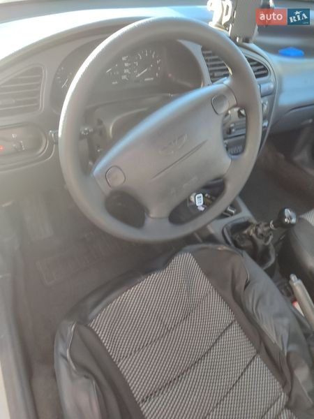 Седан Daewoo Lanos 2001 в Киеве