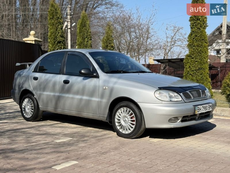 Седан Daewoo Lanos 2004 в Косове