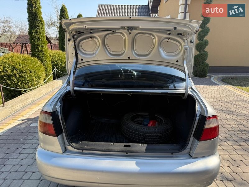 Седан Daewoo Lanos 2004 в Косове