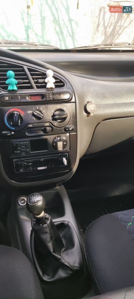 Седан Daewoo Lanos 2004 в Краснограде