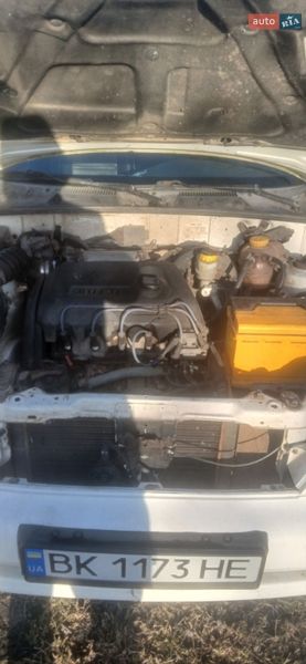 Седан Daewoo Lanos 2003 в Почаеве
