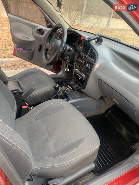 Седан Daewoo Lanos 2004 в Харкові