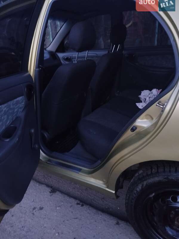 Седан Daewoo Lanos 2003 в Белгороде-Днестровском