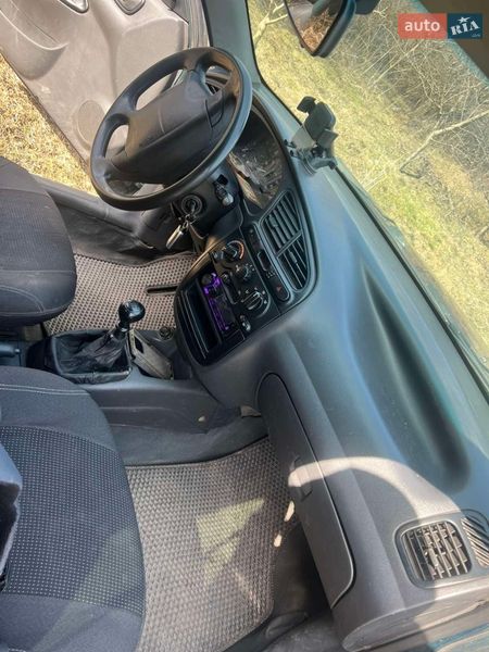 Седан Daewoo Lanos 1999 в Днепре