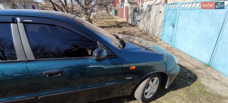 Седан Daewoo Lanos 2004 в Краснограде