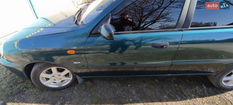 Седан Daewoo Lanos 2004 в Краснограде