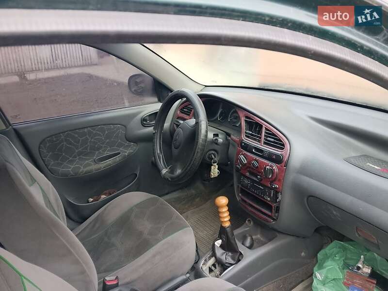 Седан Daewoo Lanos 2003 в Іллінцях