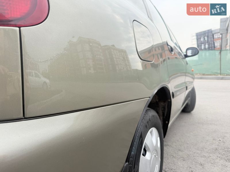 Седан Daewoo Lanos 2004 в Тернополе