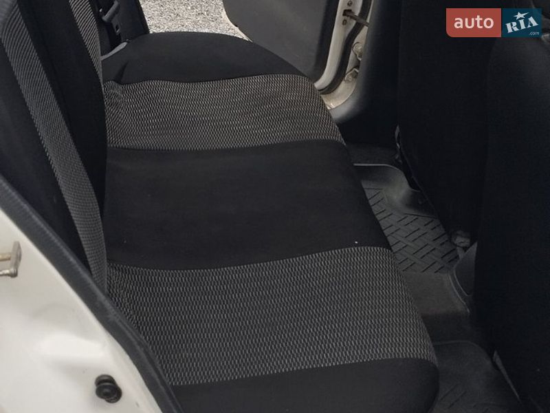 Седан Daewoo Lanos 2002 в Тернополі фото 8 Седан Daewoo Lanos 2002 в Тернополі