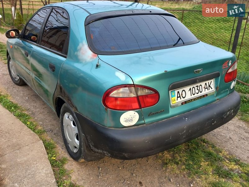 Седан Daewoo Lanos 1998 в Ужгороде