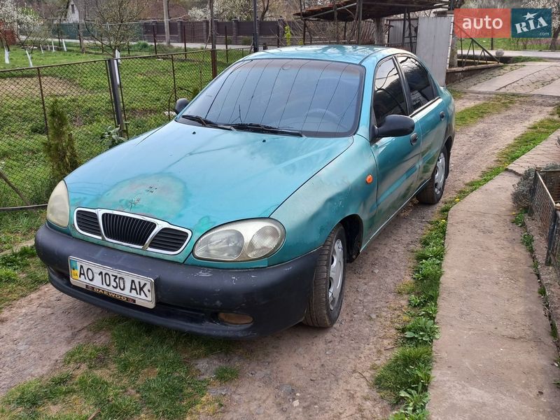 Седан Daewoo Lanos 1998 в Ужгороде