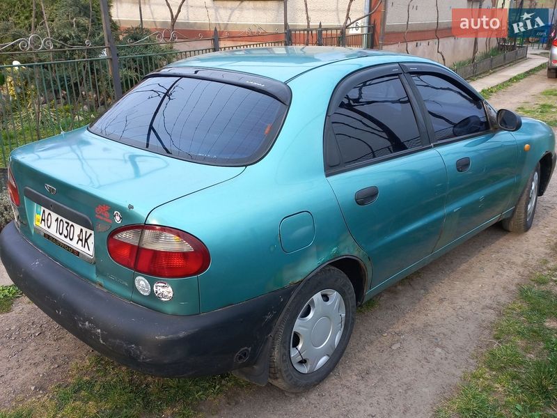 Седан Daewoo Lanos 1998 в Ужгороде