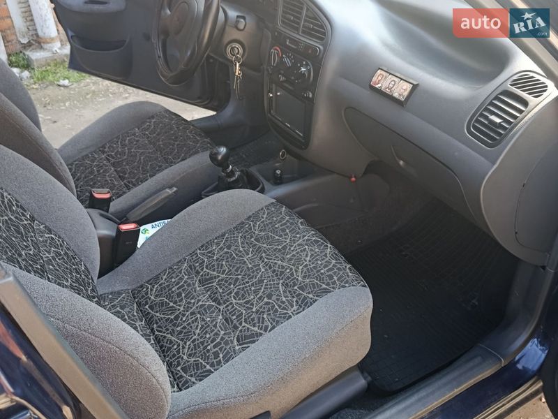 Седан Daewoo Lanos 2004 в Днепре