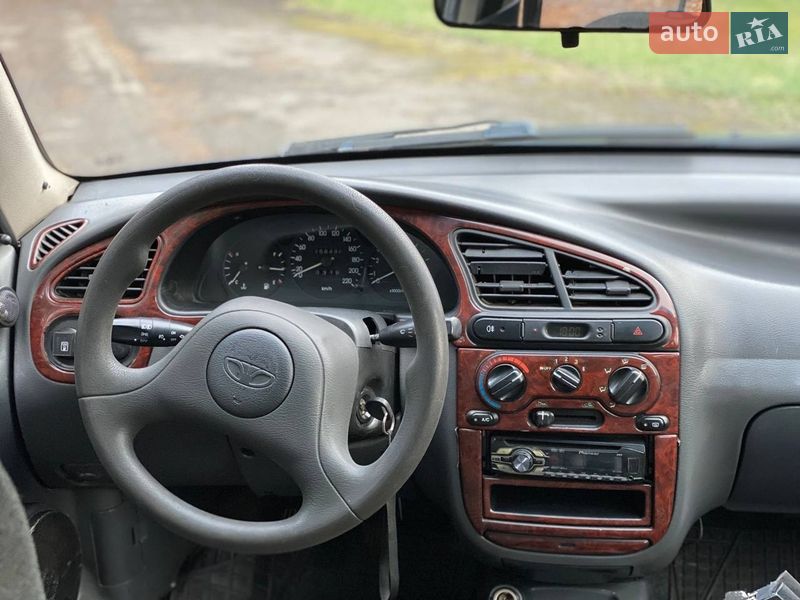 Седан Daewoo Lanos 2004 в Гребінці