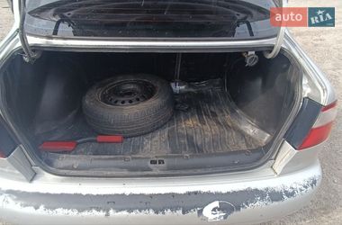 Седан Daewoo Lanos 2002 в Малині