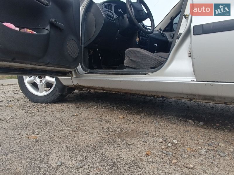 Седан Daewoo Lanos 2002 в Малині