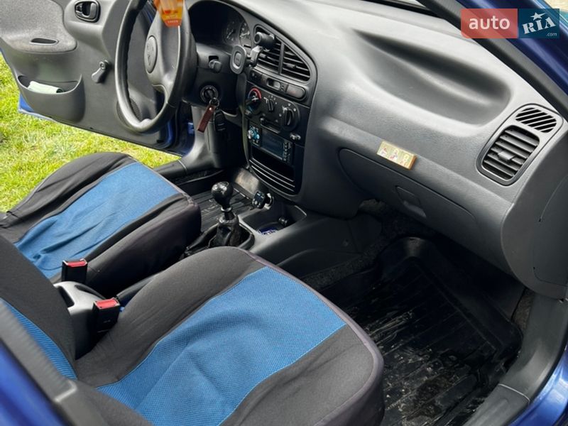 Седан Daewoo Lanos 2009 в Долині