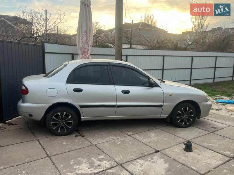Седан Daewoo Lanos 2004 в Кривом Роге