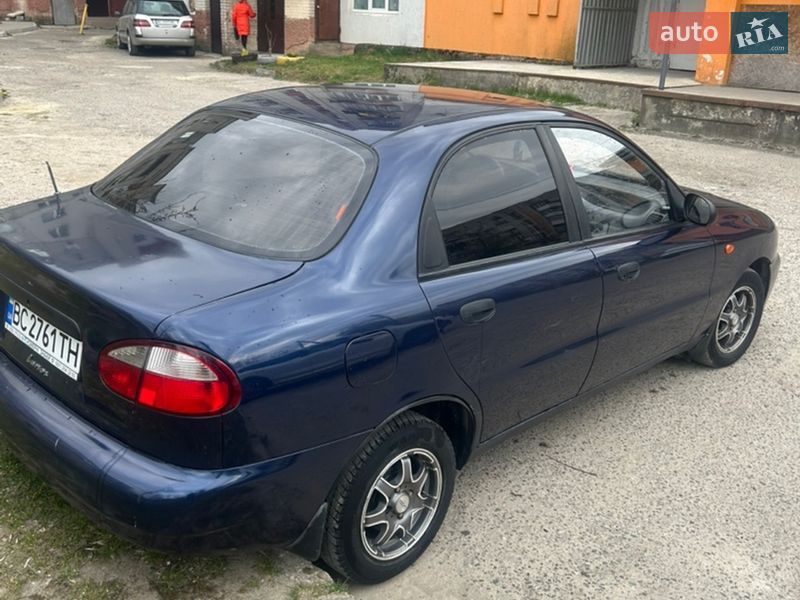 Седан Daewoo Lanos 2002 в Миколаєві