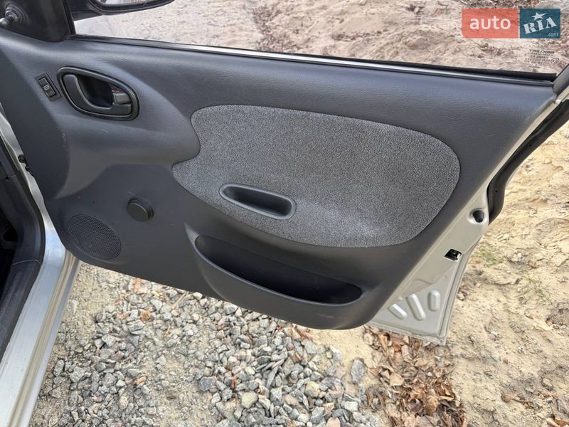 Седан Daewoo Lanos 2004 в Кременчуге