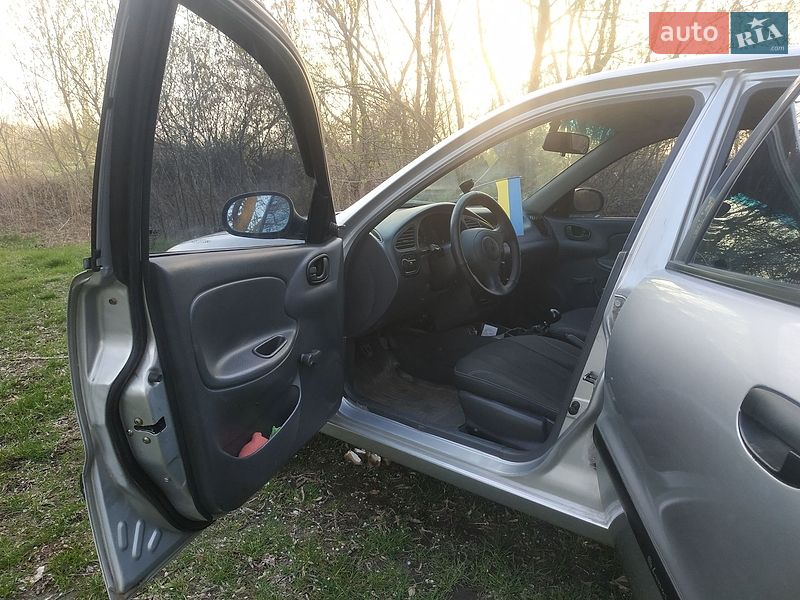 Седан Daewoo Lanos 1998 в Нетішині