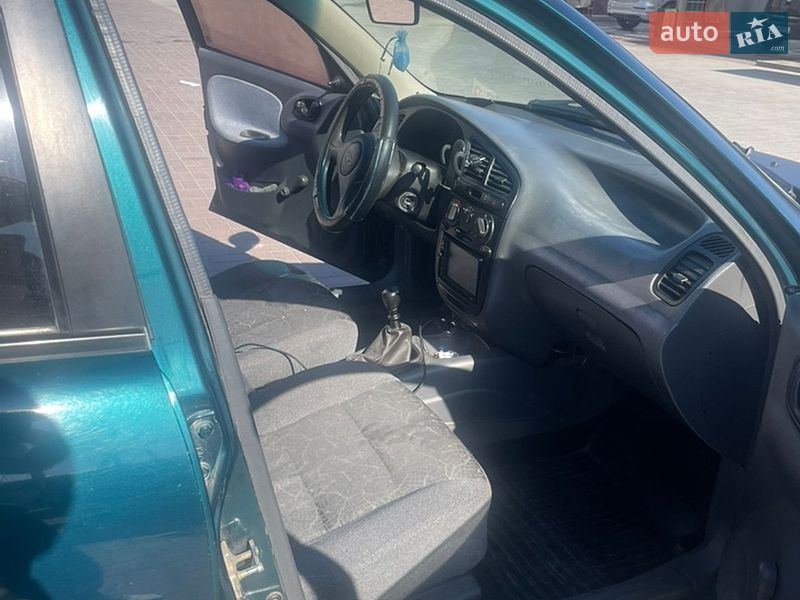 Седан Daewoo Lanos 2005 в Днепре