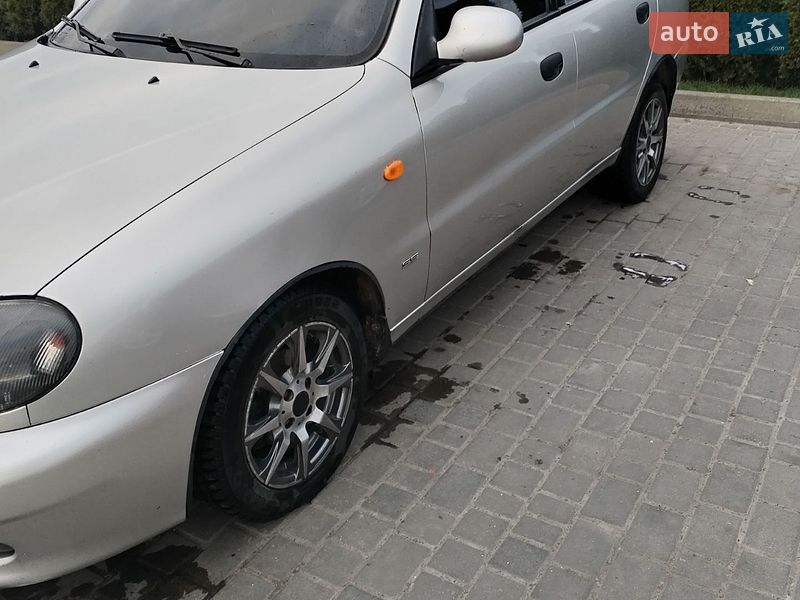 Седан Daewoo Lanos 2003 в Львове
