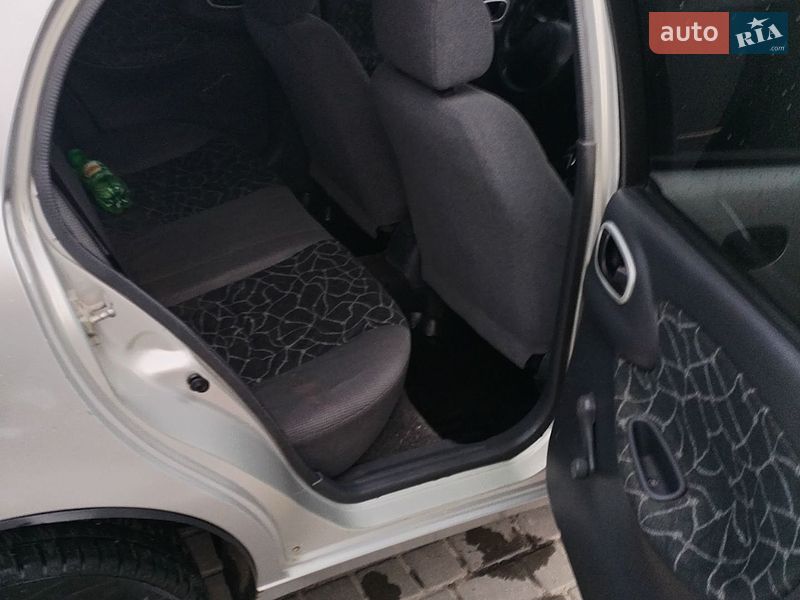 Седан Daewoo Lanos 2003 в Львове
