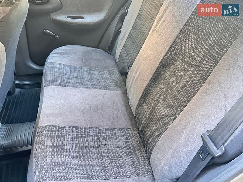 Седан Daewoo Lanos 2004 в Киеве