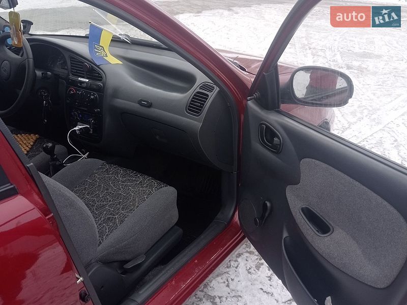 Седан Daewoo Lanos 2006 в Новому Розділі