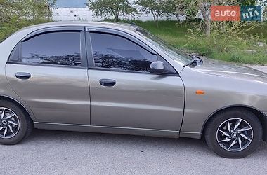 Седан Daewoo Lanos 2004 в Запоріжжі