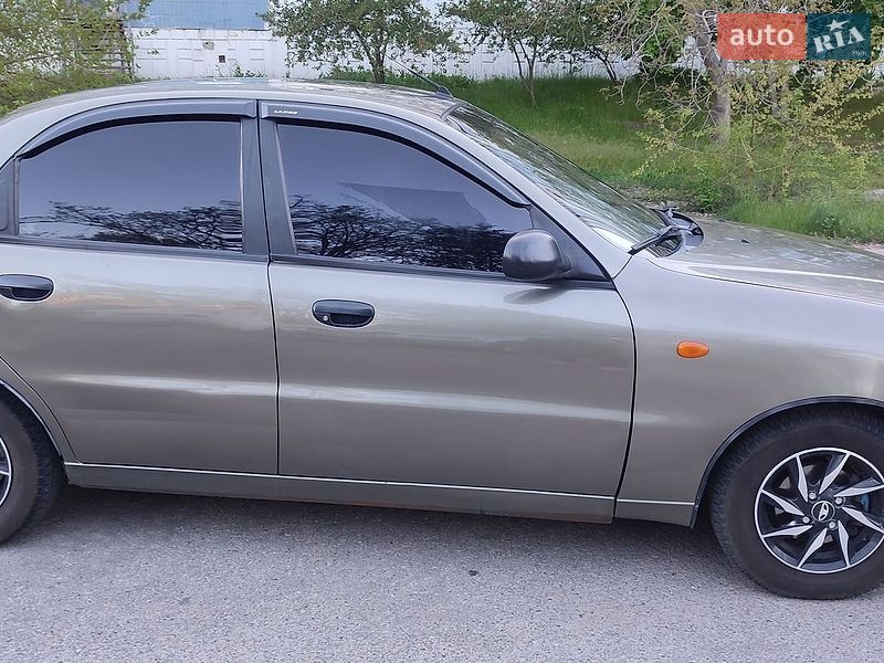 Седан Daewoo Lanos 2004 в Запоріжжі