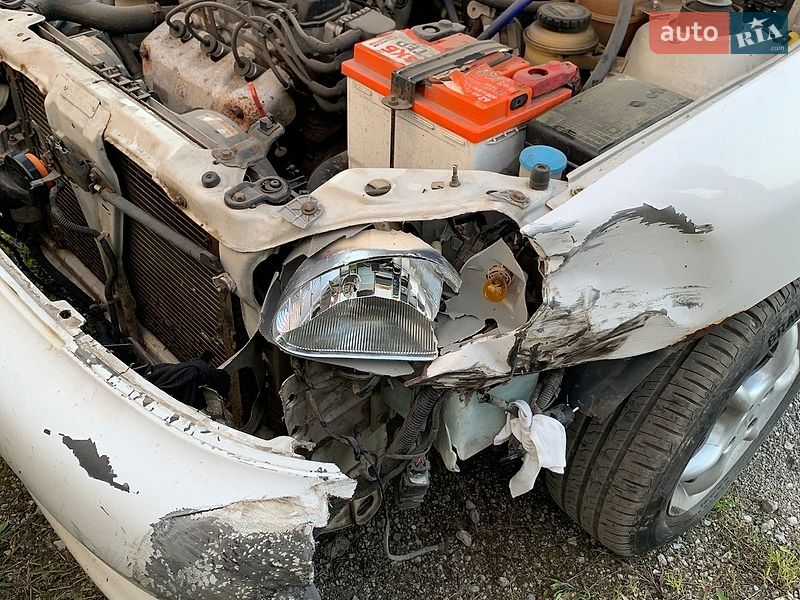 Седан Daewoo Lanos 2000 в Дніпрі