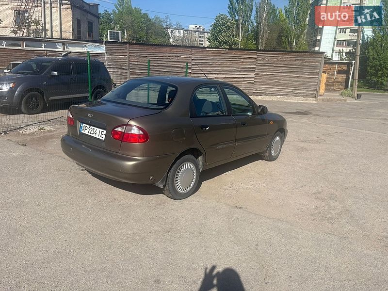 Седан Daewoo Lanos 2004 в Запоріжжі
