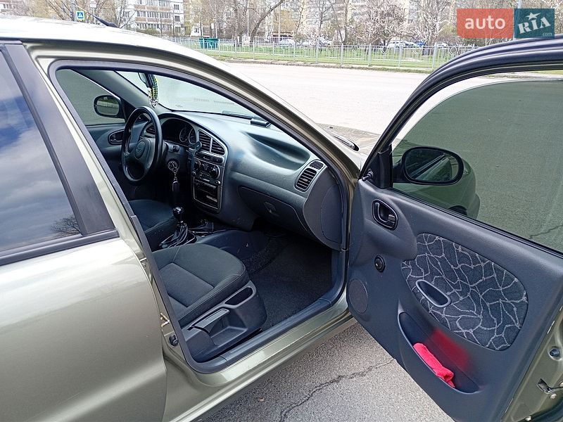 Седан Daewoo Lanos 2004 в Киеве