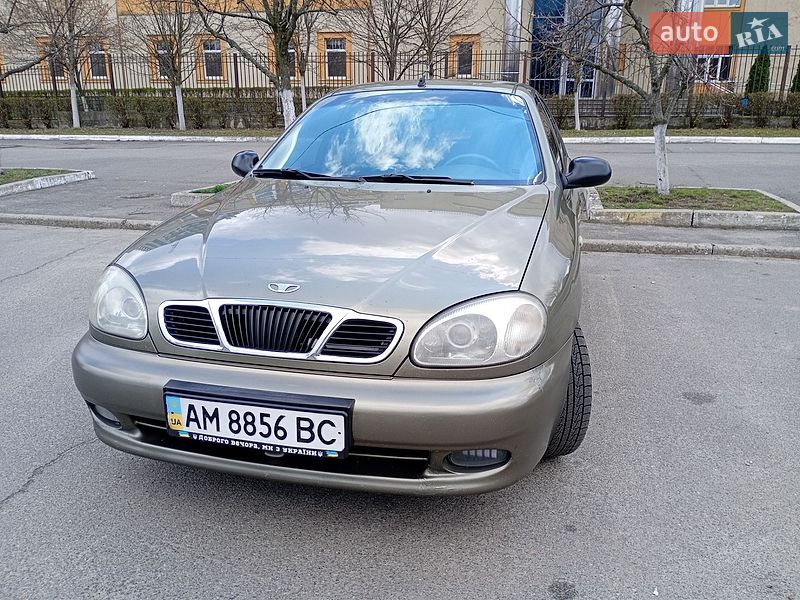 Седан Daewoo Lanos 2004 в Киеве