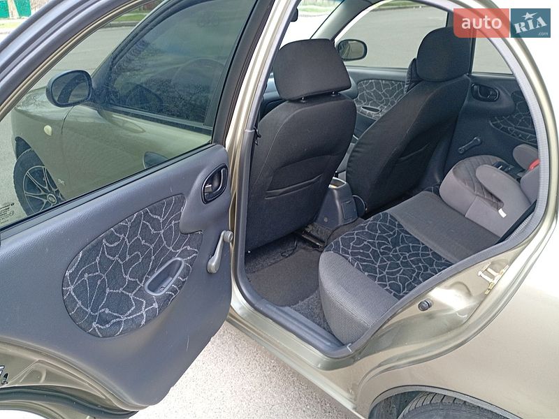 Седан Daewoo Lanos 2004 в Киеве