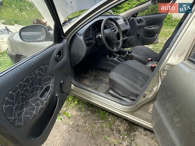 Седан Daewoo Lanos 2004 в Чернигове