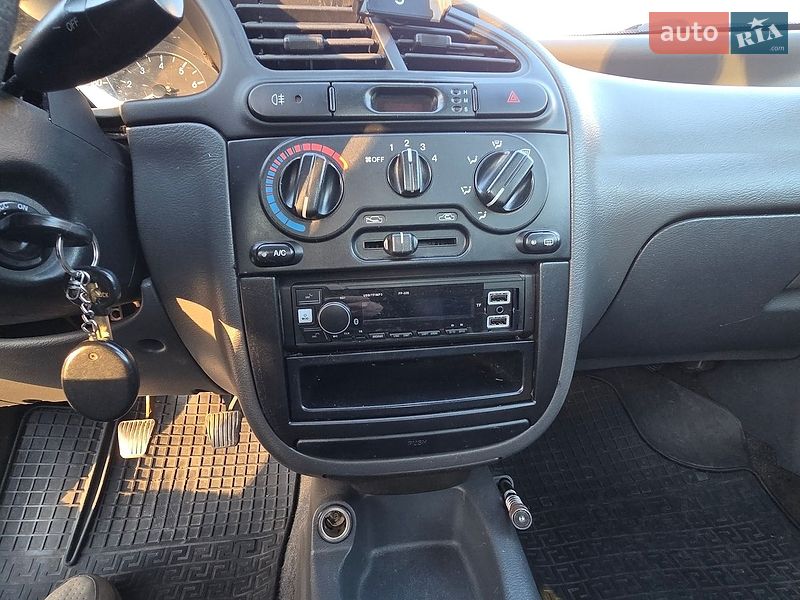 Седан Daewoo Lanos 2003 в Києві