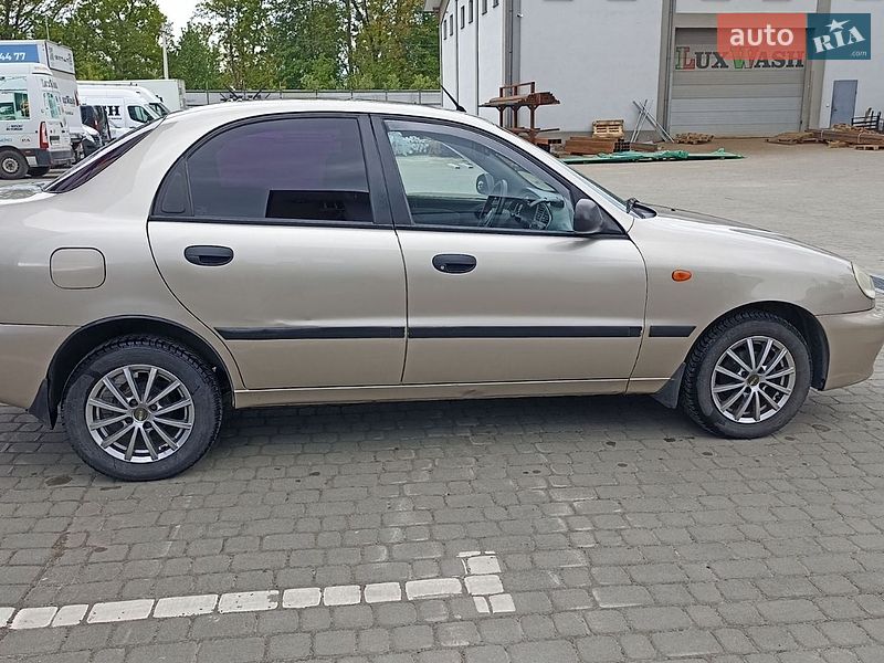 Седан Daewoo Lanos 2004 в Львове