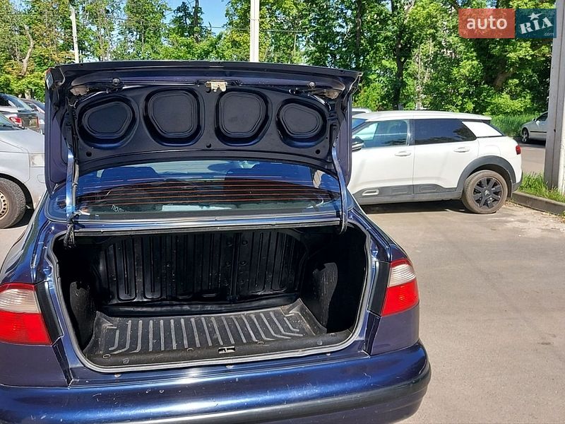 Седан Daewoo Lanos 2003 в Харькове