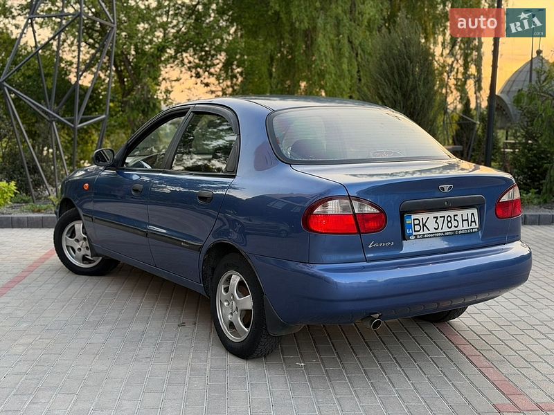 Седан Daewoo Lanos 2008 в Рівному