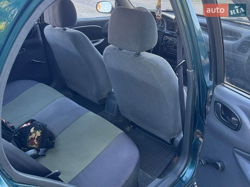 Седан Daewoo Lanos 2004 в Львове