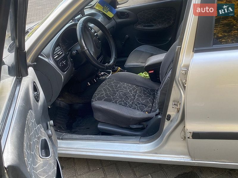 Седан Daewoo Lanos 2005 в Львове