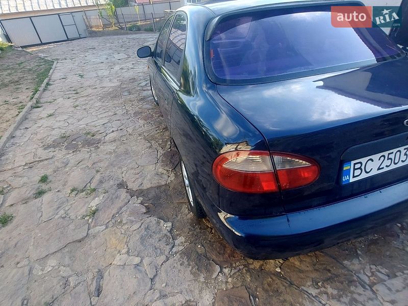 Седан Daewoo Lanos 2003 в Дружбі