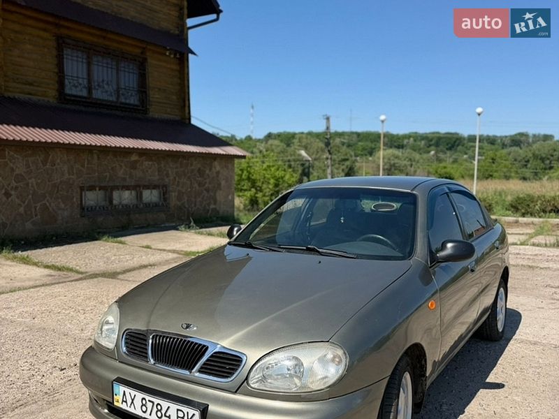 Седан Daewoo Lanos 2002 в Харькове