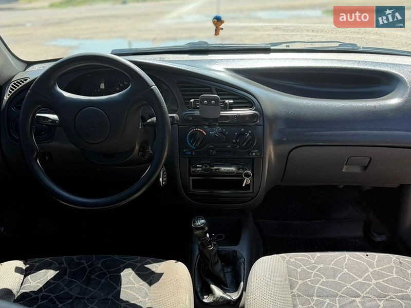 Седан Daewoo Lanos 2002 в Харькове