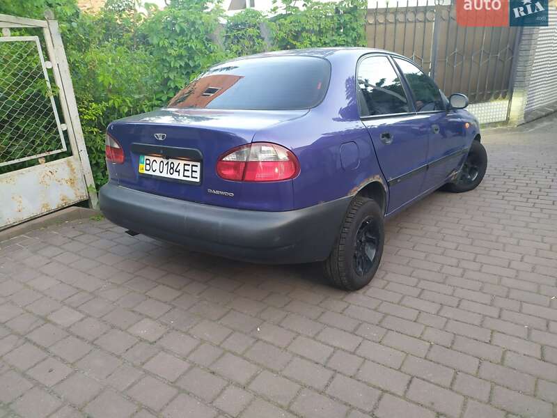 Седан Daewoo Lanos 1998 в Золочеві